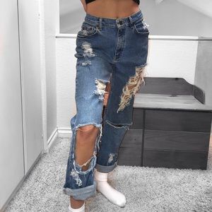 Hand distressed boyfriend jeans👖✨